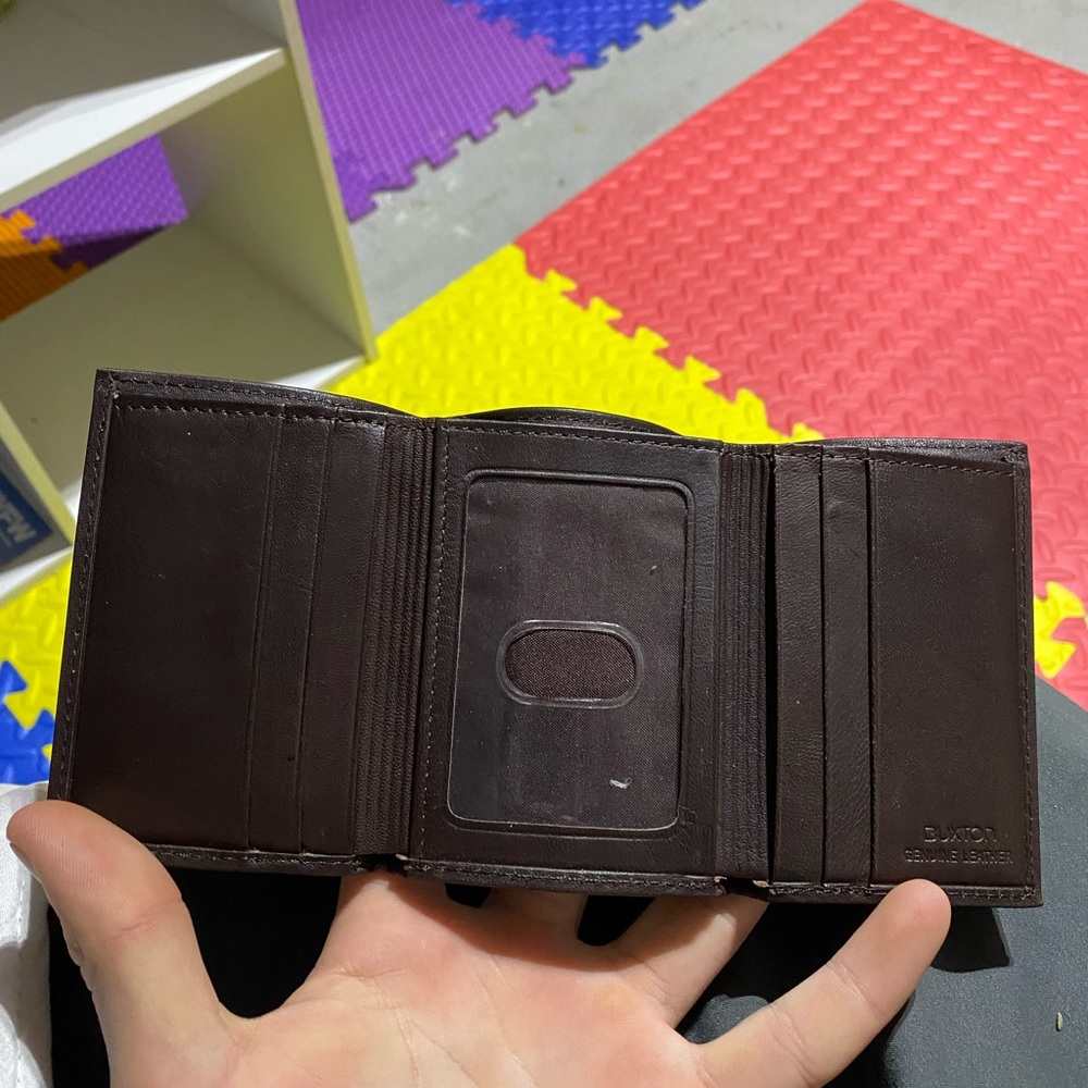 Buxton Genuine Leather Tri Fold Wallet Men’s